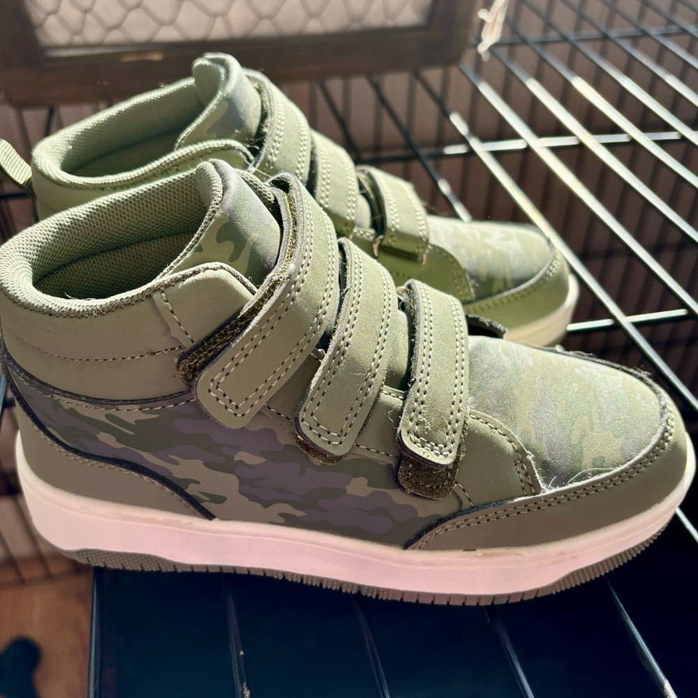 Primemark Youth Size 13 Camo Sneaker
